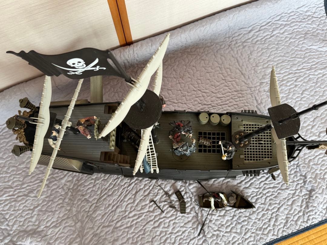 希少！ビックスケール　フィギア　ブラックパール号 パイレーツ・オブ・カリビアン