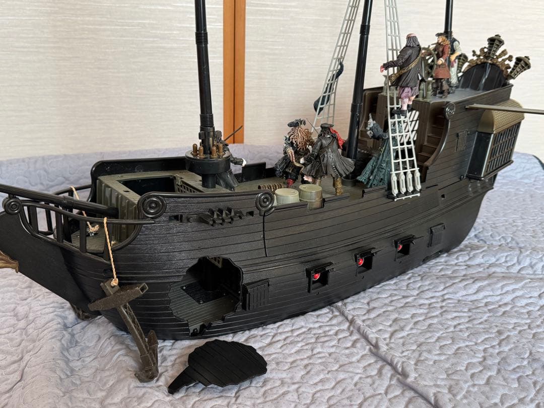 希少！ビックスケール　フィギア　ブラックパール号 パイレーツ・オブ・カリビアン