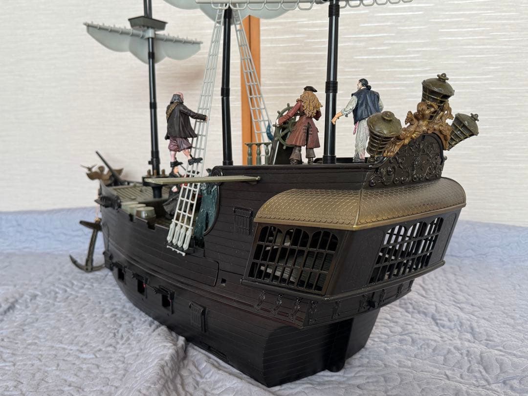希少！ビックスケール　フィギア　ブラックパール号 パイレーツ・オブ・カリビアン