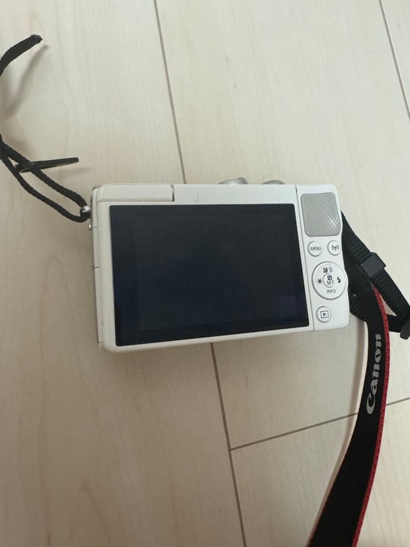 Canon キャノンEOS M100 レンズキット