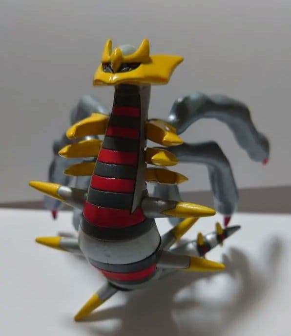 非売品 組立 ポケモン　ギラティナ　オリジンフォルム フィギュア