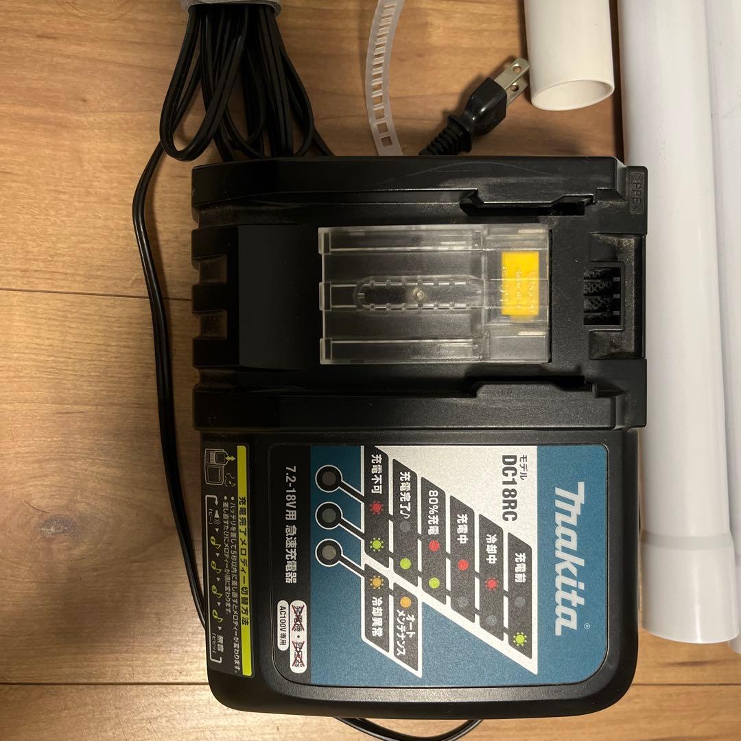 Makita cl182fd 紙パックタイプ　充電器付き 中古　動作確認済