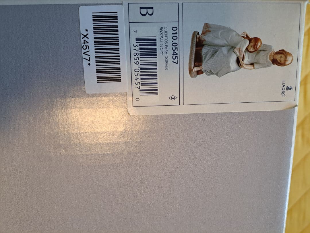 リヤドロ『お休み前のご本』