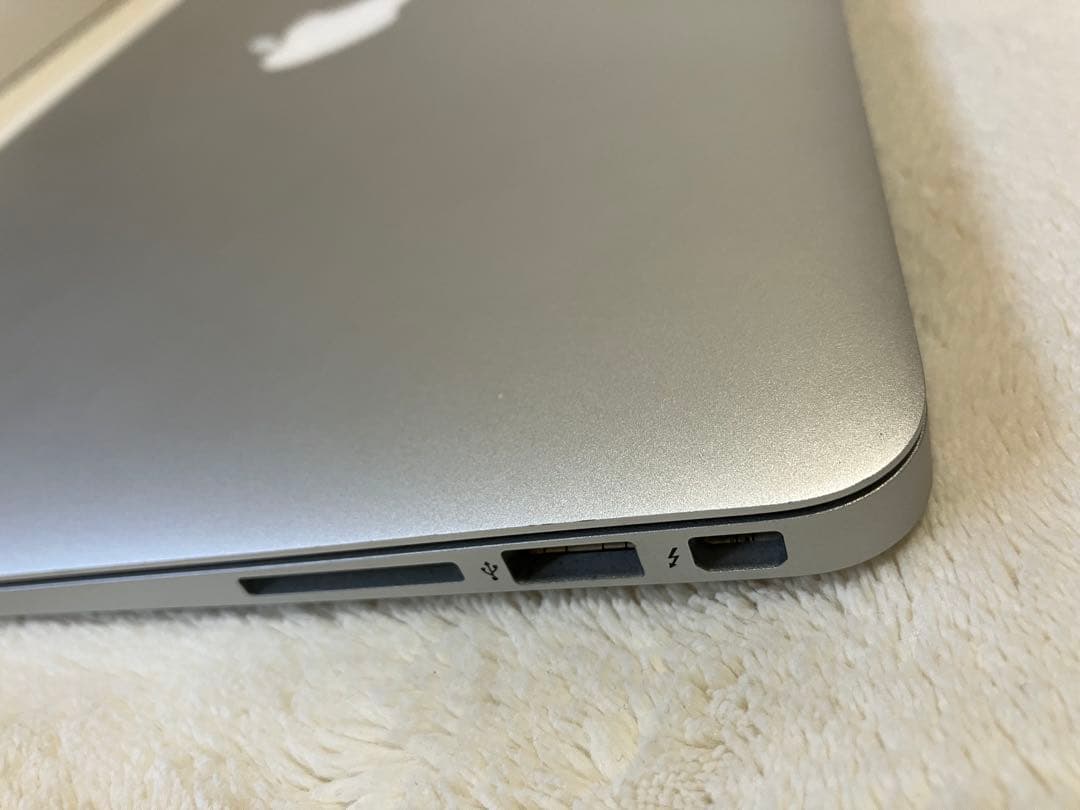 Apple MacBook Air 2017 シルバー 充電器付 256KB