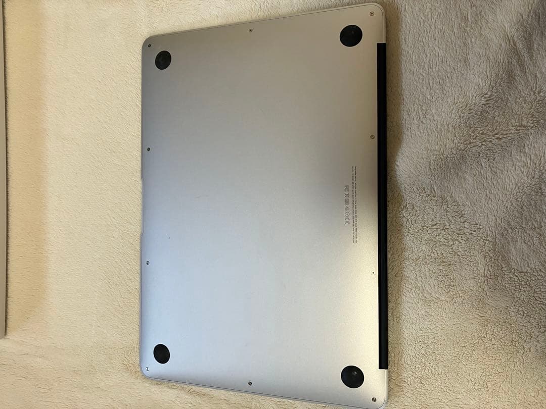 Apple MacBook Air 2017 シルバー 充電器付 256KB