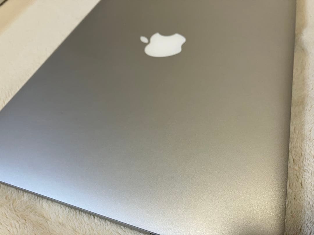 Apple MacBook Air 2017 シルバー 充電器付 256KB