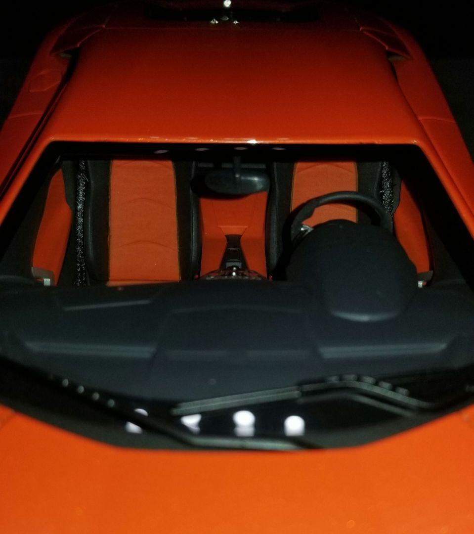 オートアート 1/18 ランボルギーニ アヴェンタドール　LP700-4