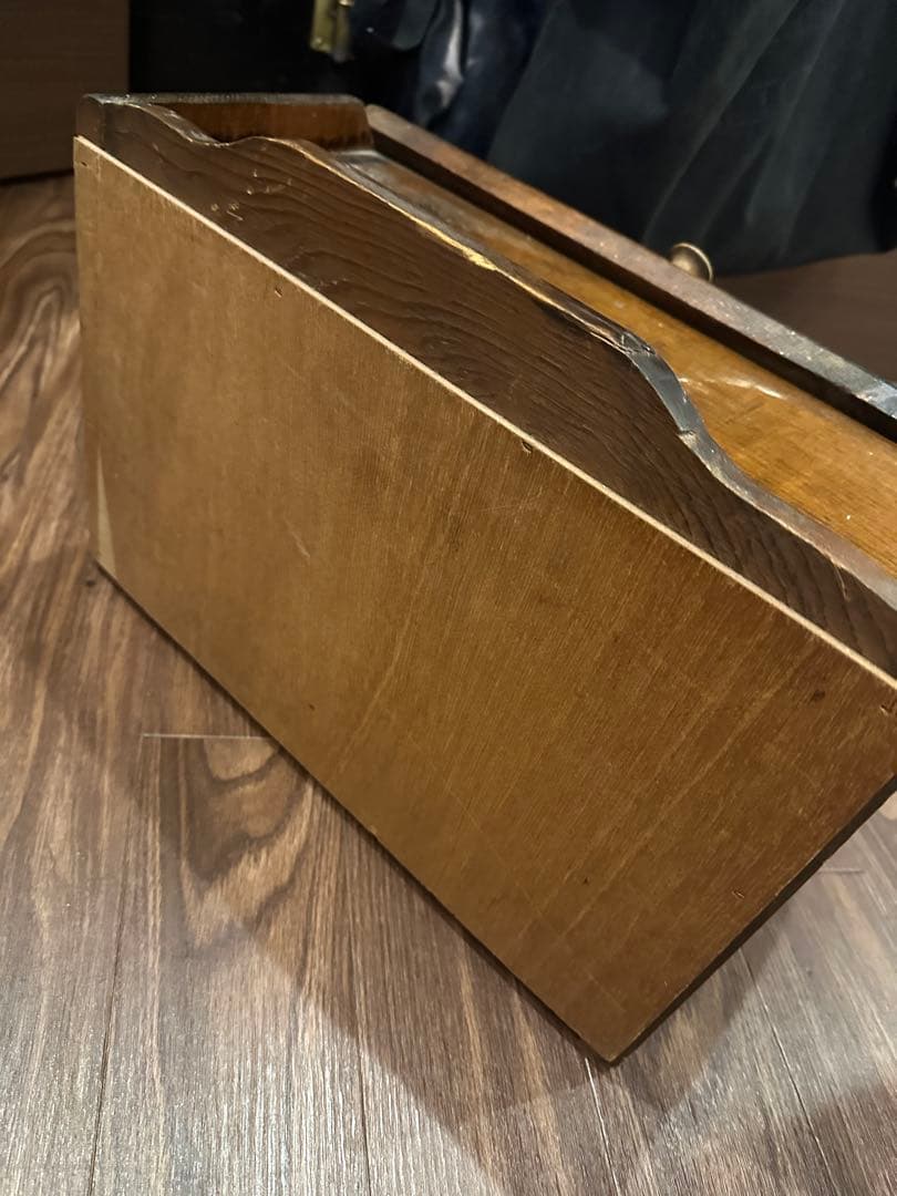 アンティークなブレッドケース