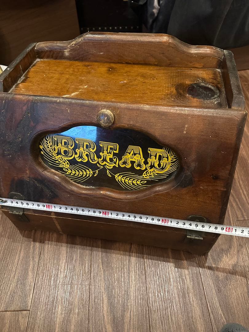 アンティークなブレッドケース