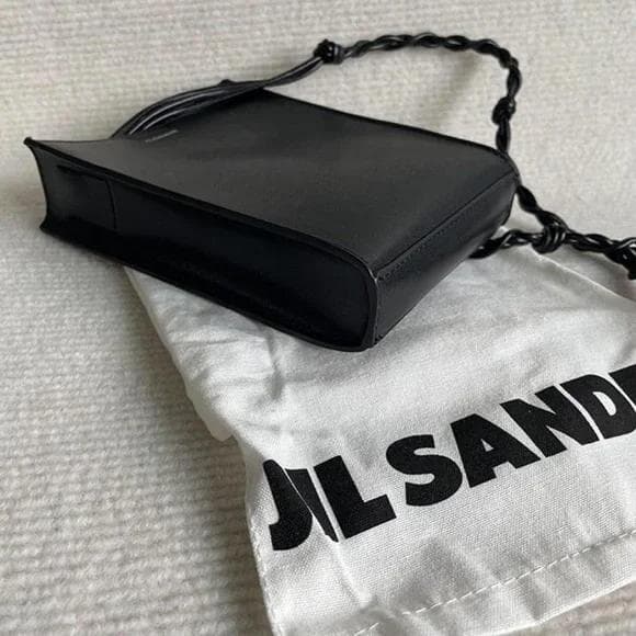 新品未使用 ブラックレザー スマホショルダーバッグ