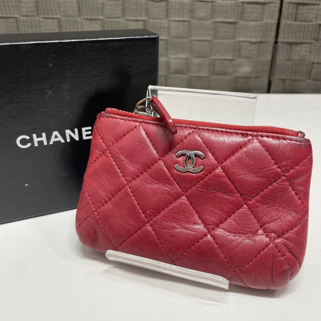 n*i様 CHANEL 赤 レザー ケース　マトラッセ