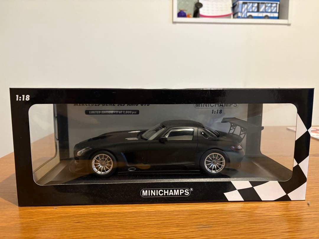 MINICHAMPS メルセデス・ベンツ SLS AMG 1:18