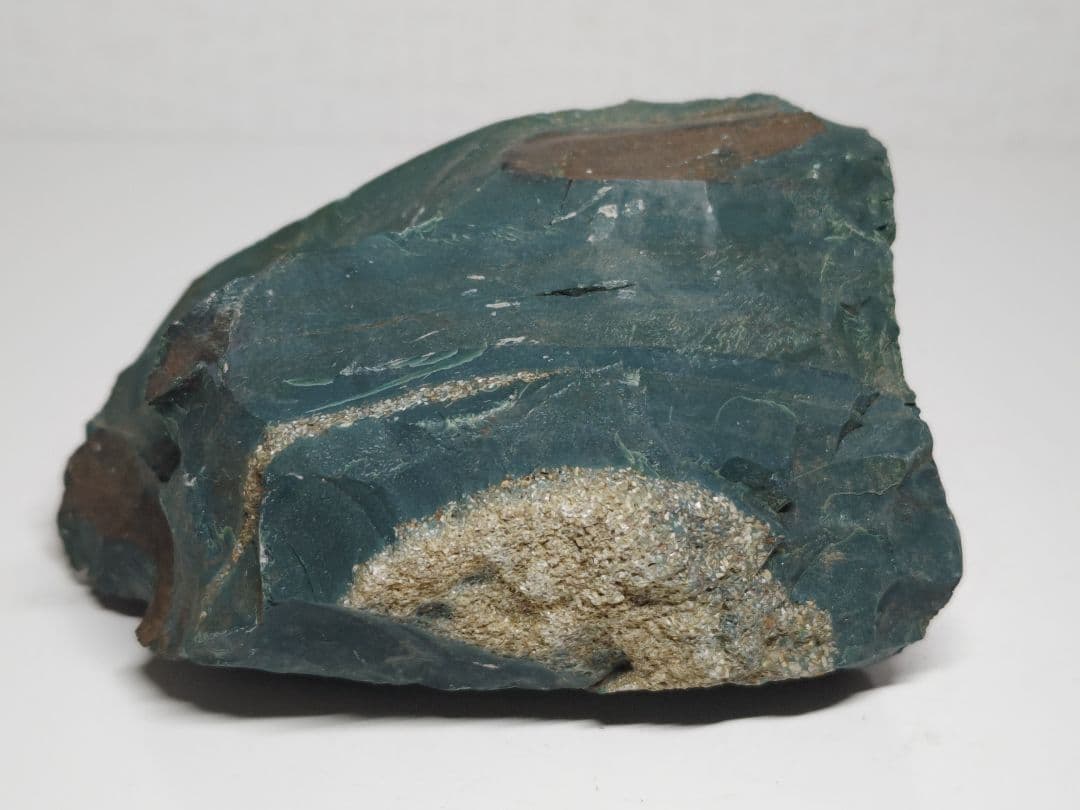 出雲石 835g 瑪瑙 ジャスパー 原石 鑑賞石 自然石 誕生石 鉱物 水石