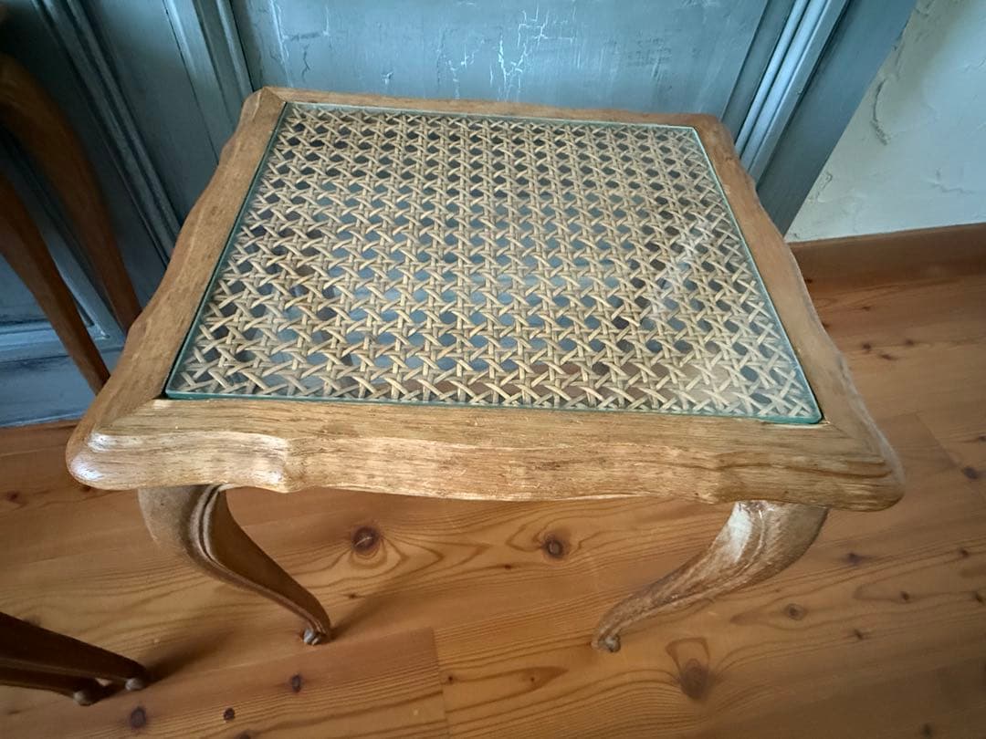 【値下げ】フランスアンティーク　ガラス天板のネストテーブル　猫脚