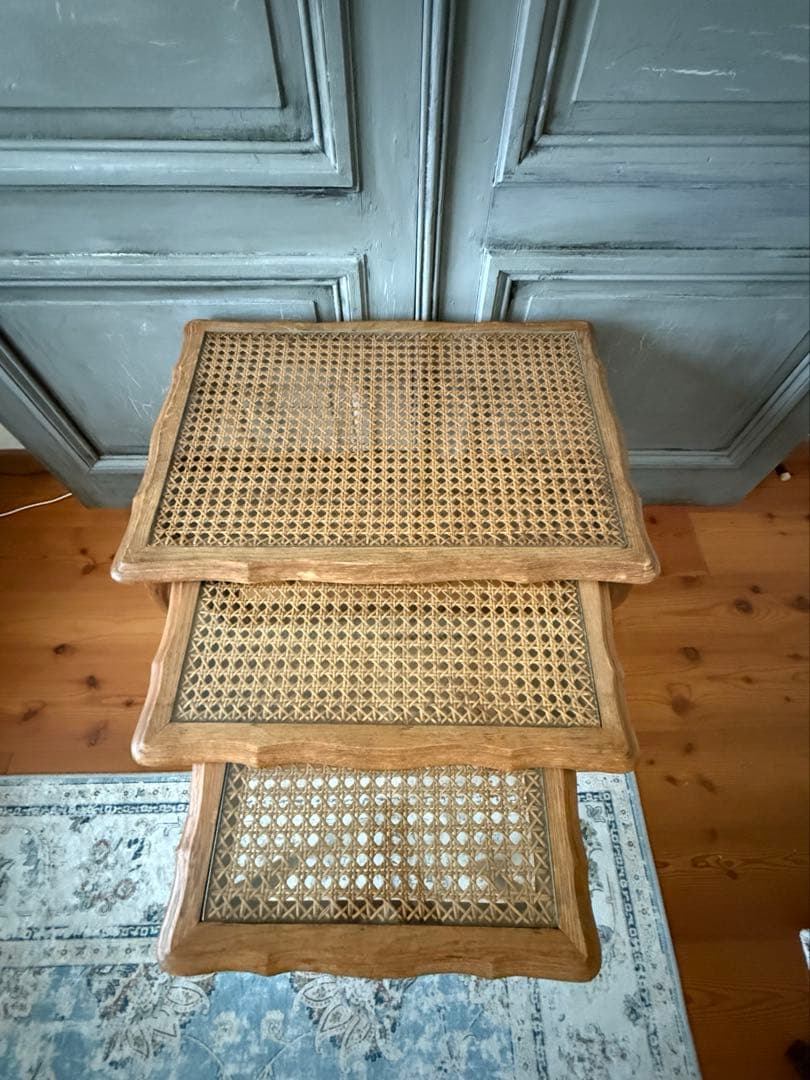 【値下げ】フランスアンティーク　ガラス天板のネストテーブル　猫脚