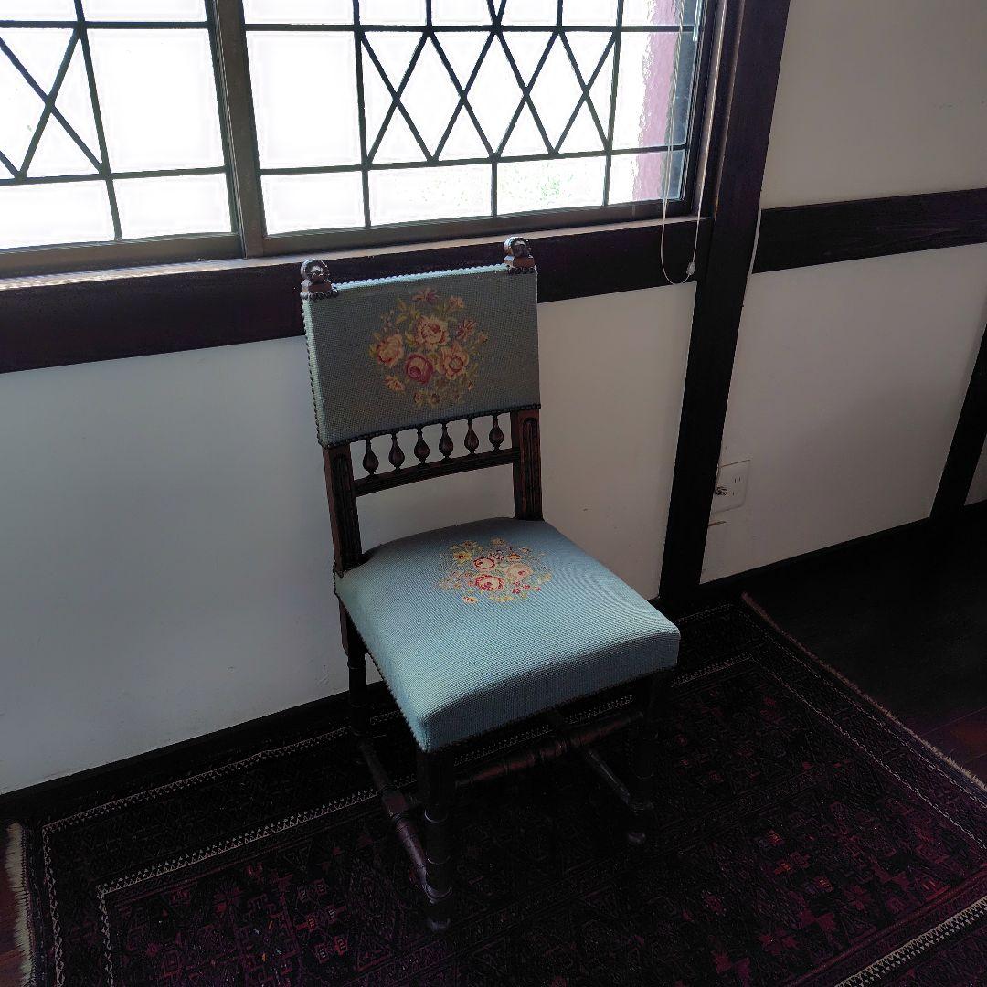 ベルギー　アンティーク　ナポレオン　チェア　プチポワンの椅子