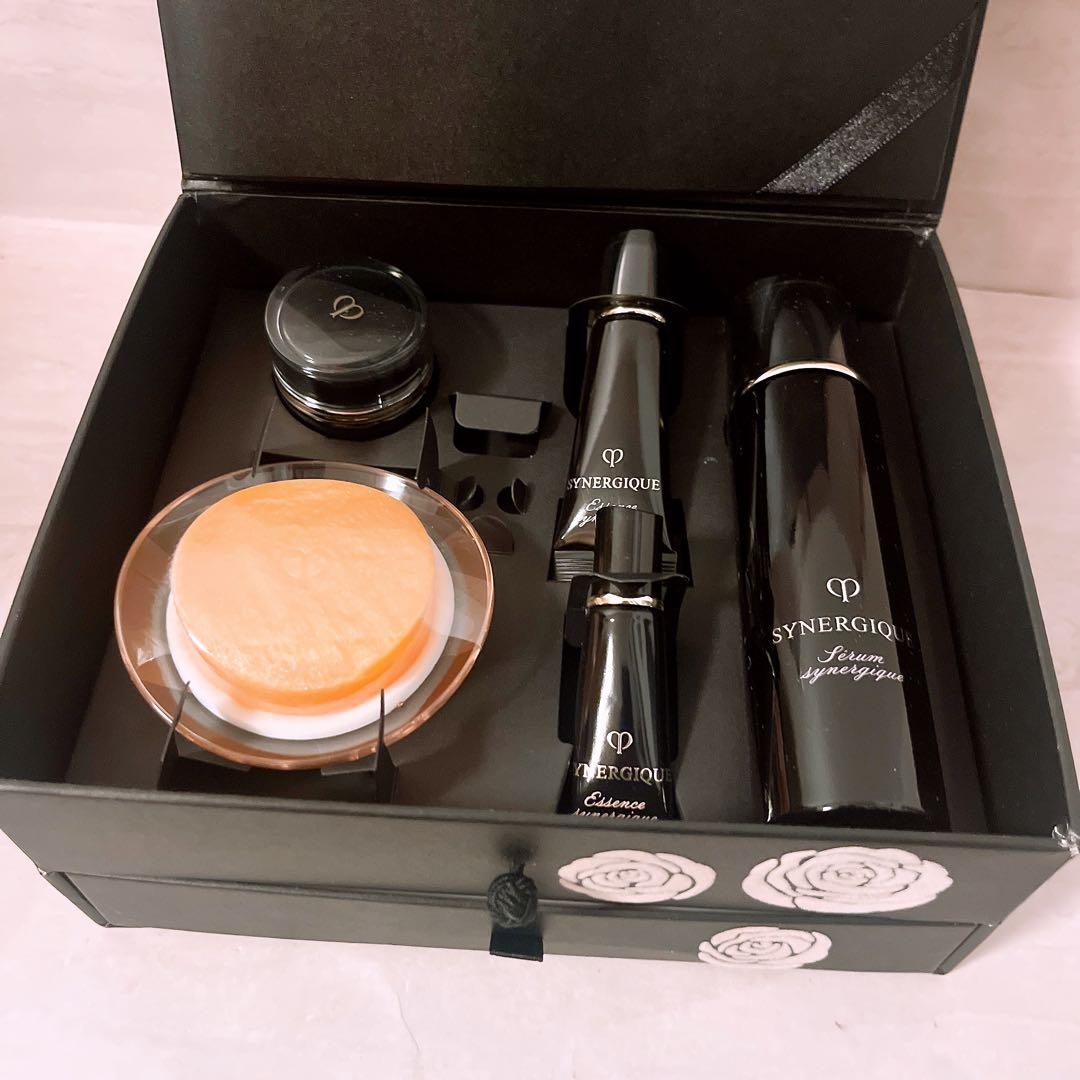 ☆未使用☆ クレドポー ボーテ コフレ シネルジック