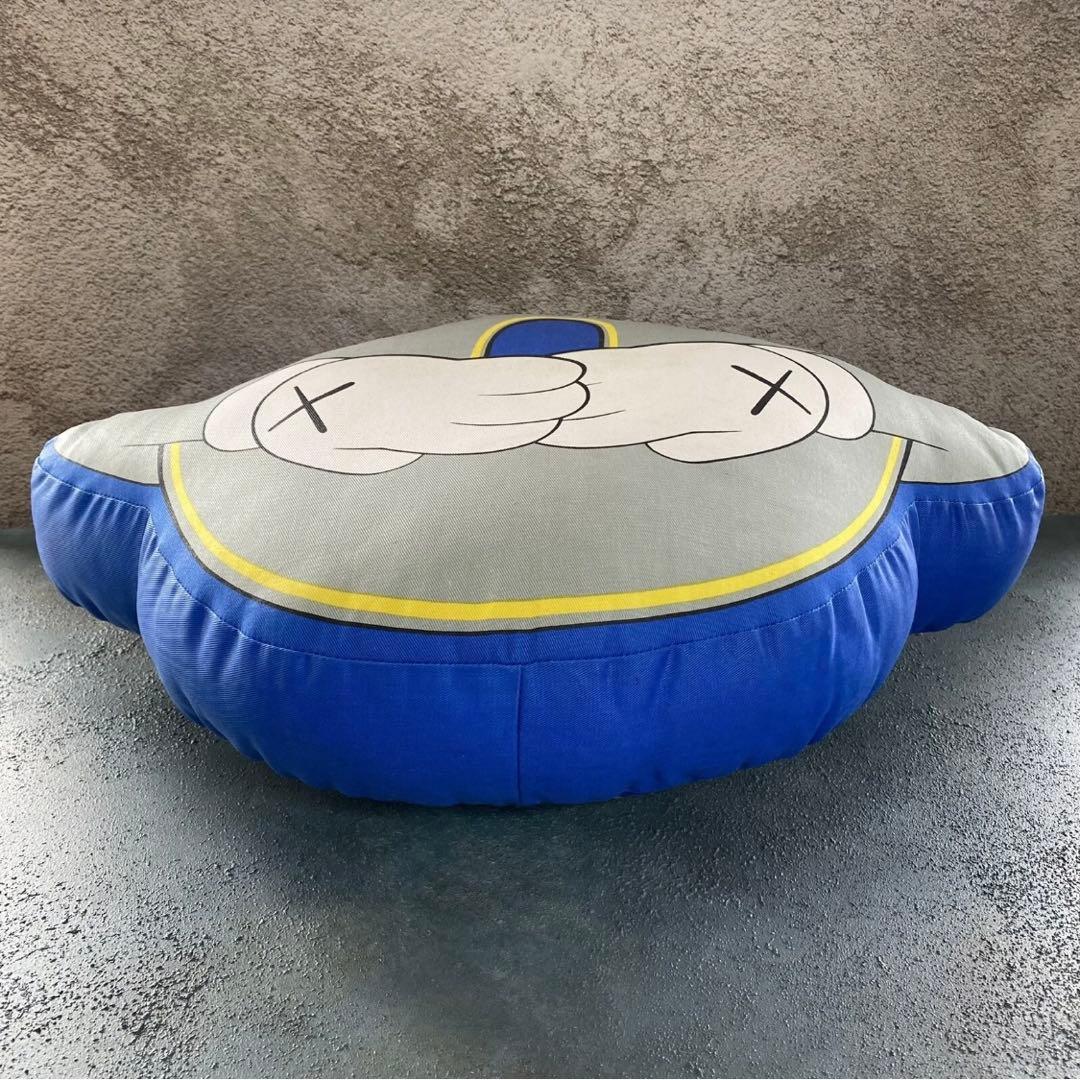 KAWS OriginalFake カウズ オリジナルフェイク クッション 青