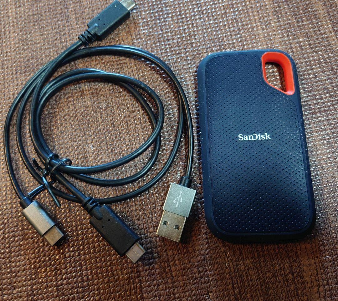 SanDisk　外付SSD 2TB　使用時間40時間未満