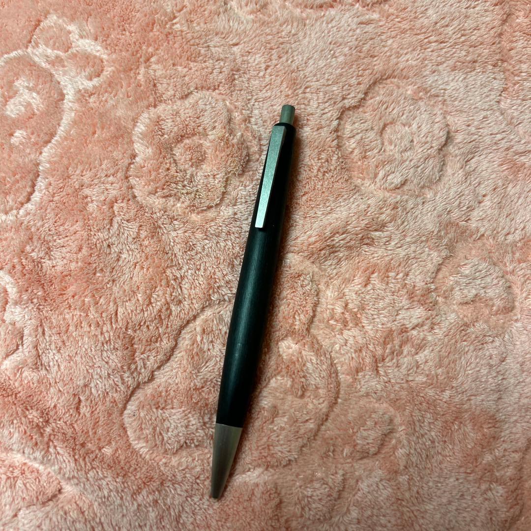 LAMY 黒いシンプルボールペン