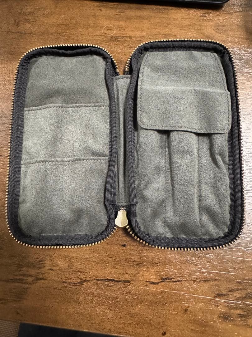 &Liebe ジップペンケース ブラック アンドリーベ ペブルヌメ