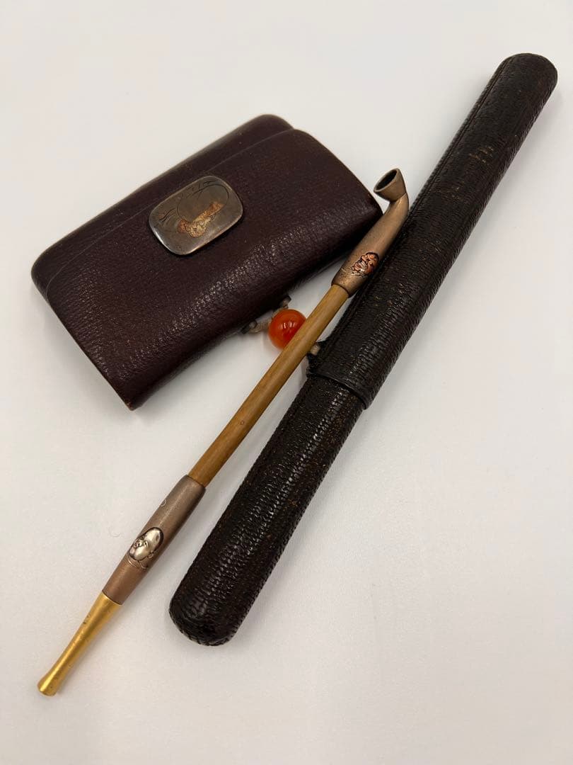 明治〜大正期 人物彫金刻印有 キセル一式 煙管 竹胴 皮袋・筒付