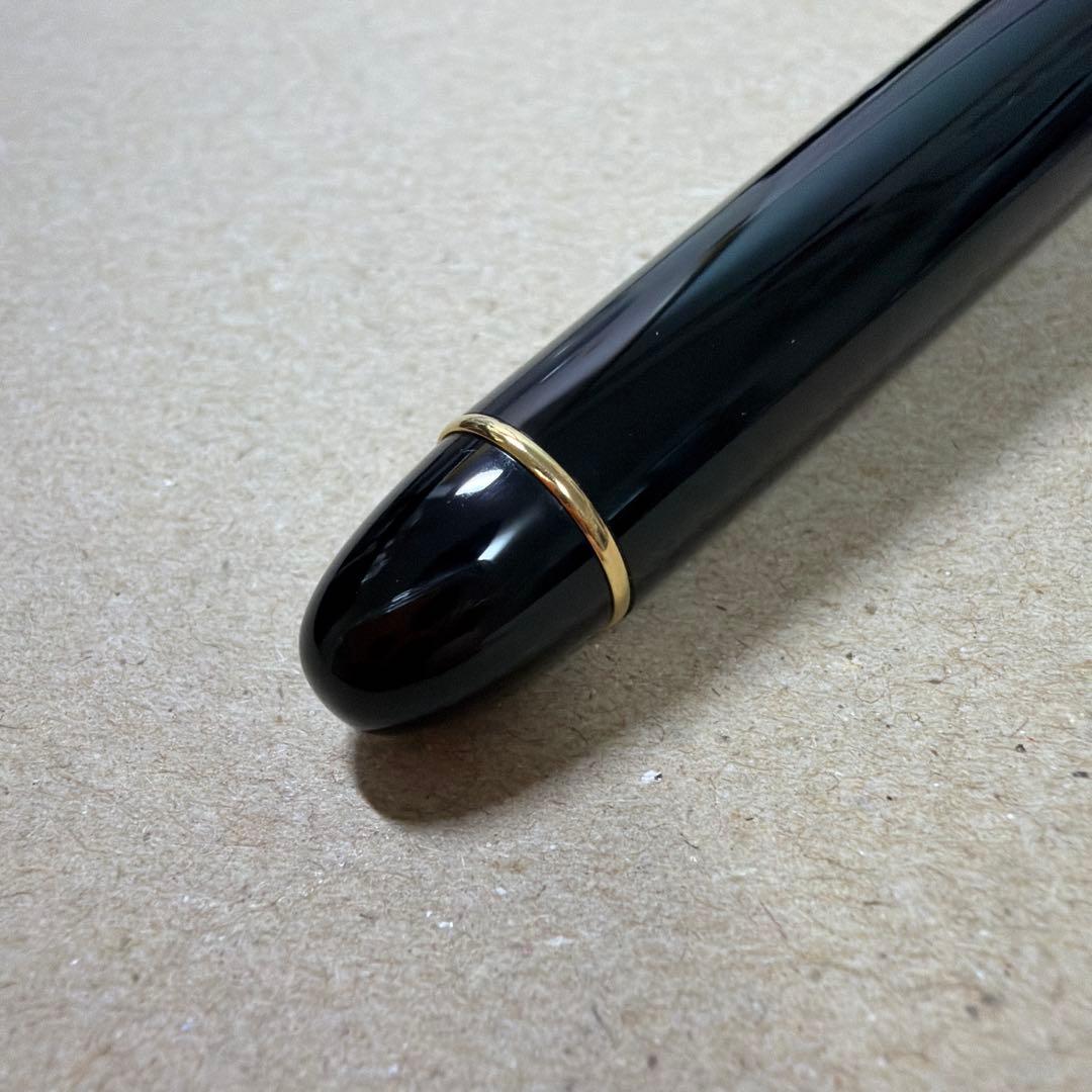 新品 PILOT パイロット Custom カスタム 742 万年筆 SM 黒