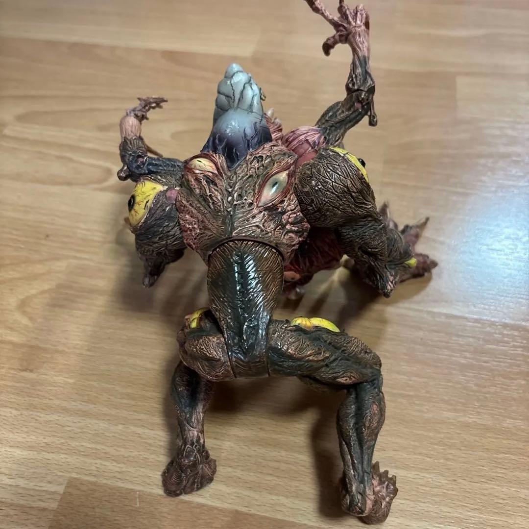 バイオハザード Ｇ ウィリアム・バーキン(第4形態) フィギュア