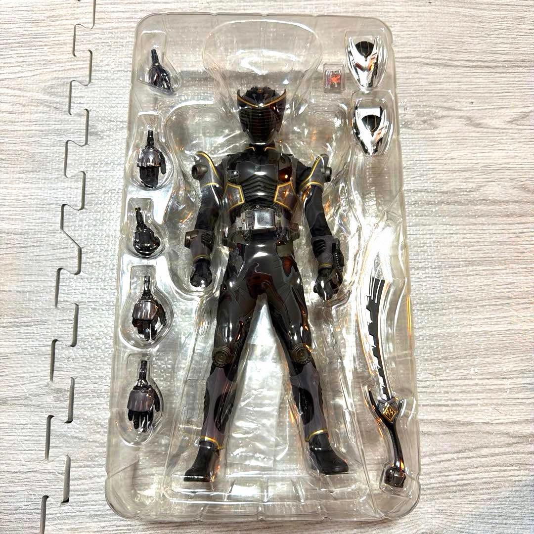 RAH 仮面ライダーオニキス (リュウガ) 中古品