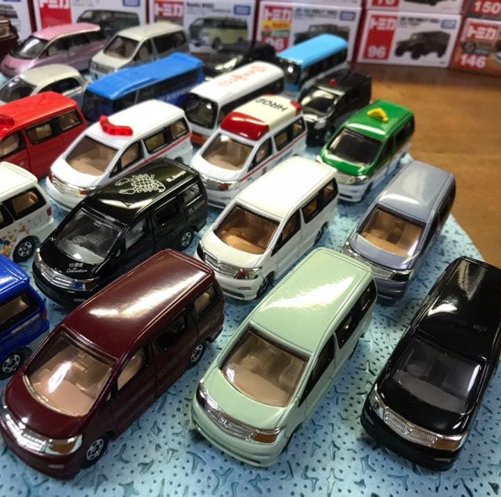 トミカ アルファード コレクションケース付き