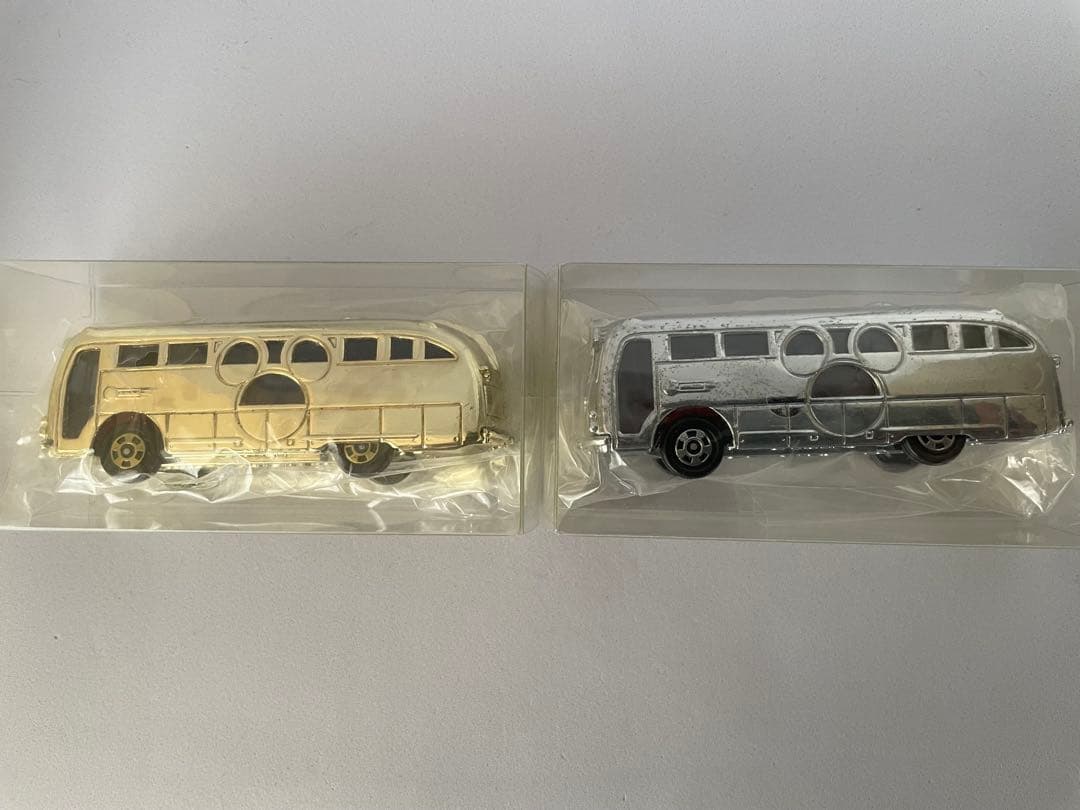 ディズニーリゾートクルーザー　ゴールドシルバー　2個セット