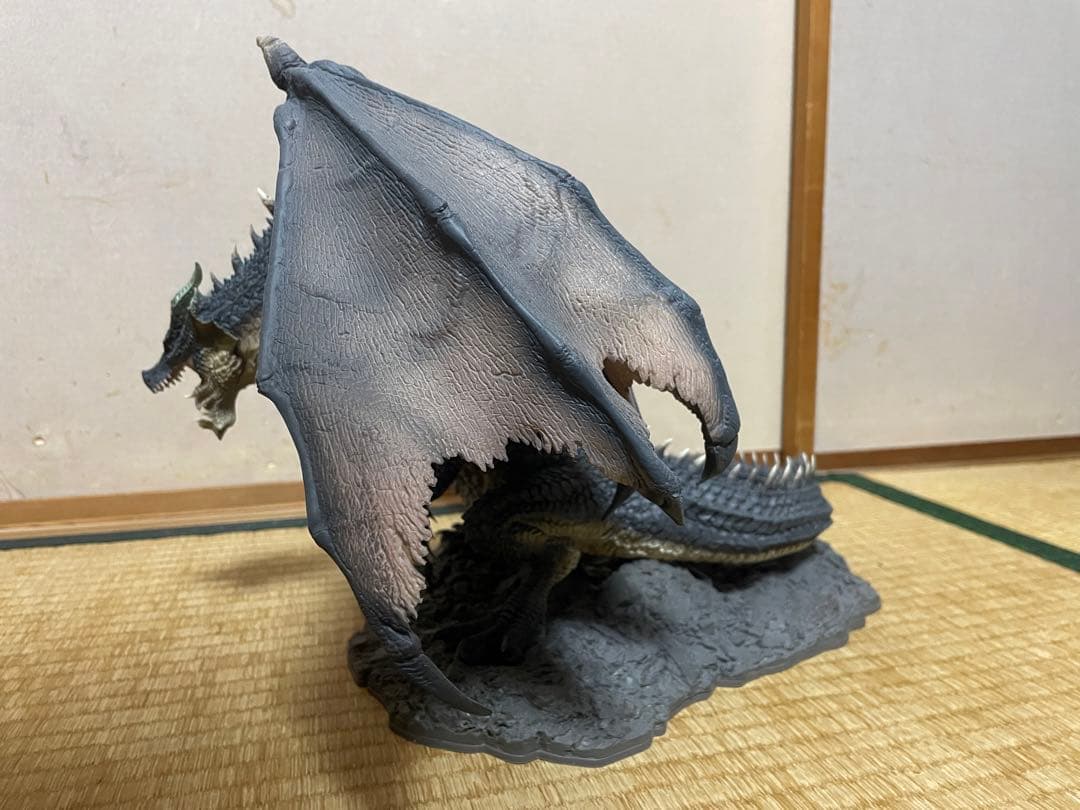 ミラボレアス　モンスターハンター　クリエイターズモデル　フィギュア　モンハン