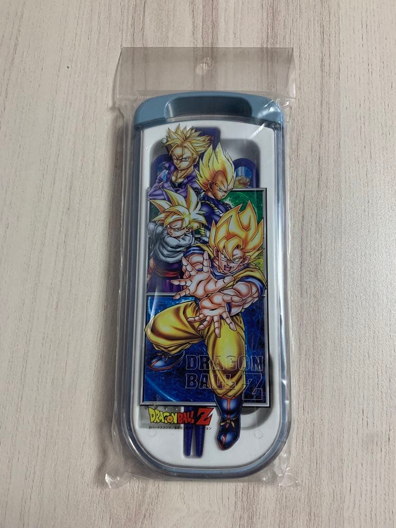 ドラゴンボール　弁当　財布　コップ　3段プラチェスト　プールバッグ　箸　おしぼり