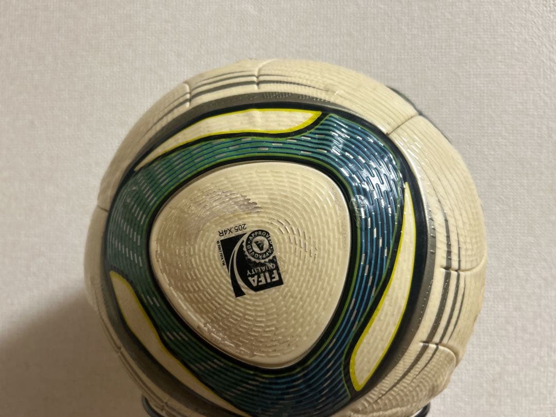 adidas FIFA Quality サッカーボール　スピードセル