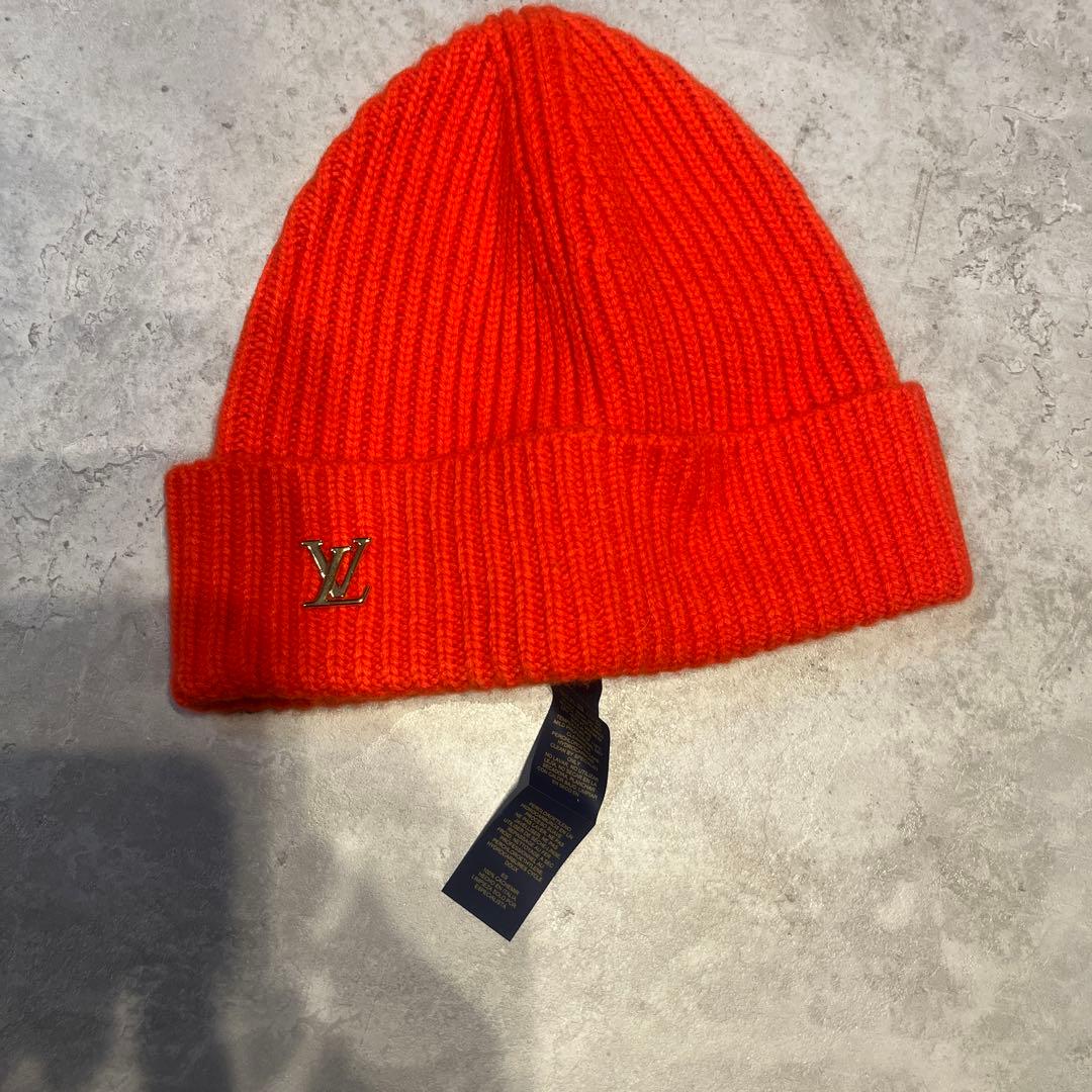 Louis Vuitton レッド色ニット帽