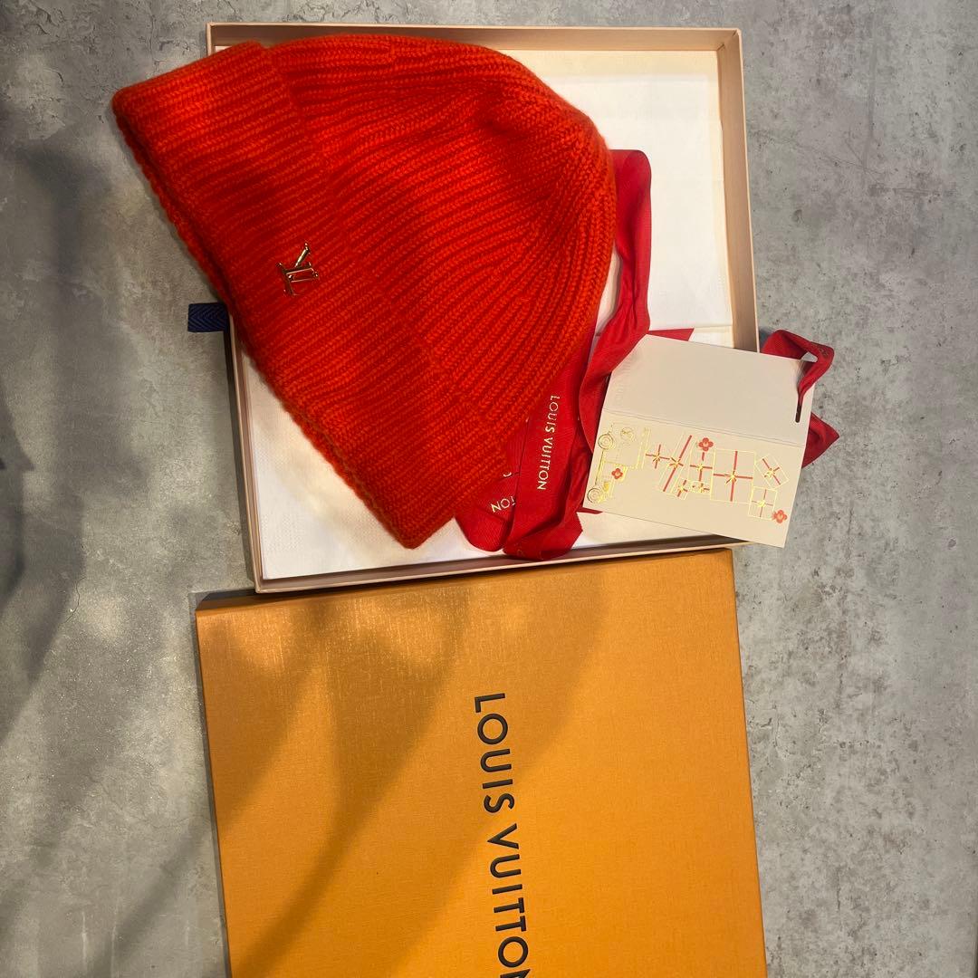 Louis Vuitton レッド色ニット帽