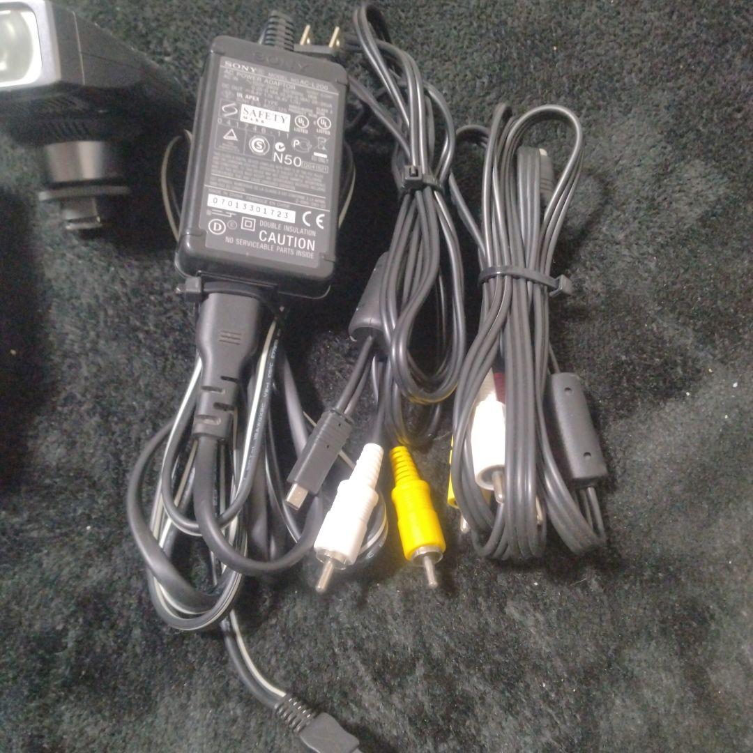 ハンディカム、SONY ビデオカメラ本体 バッテリー3個付き