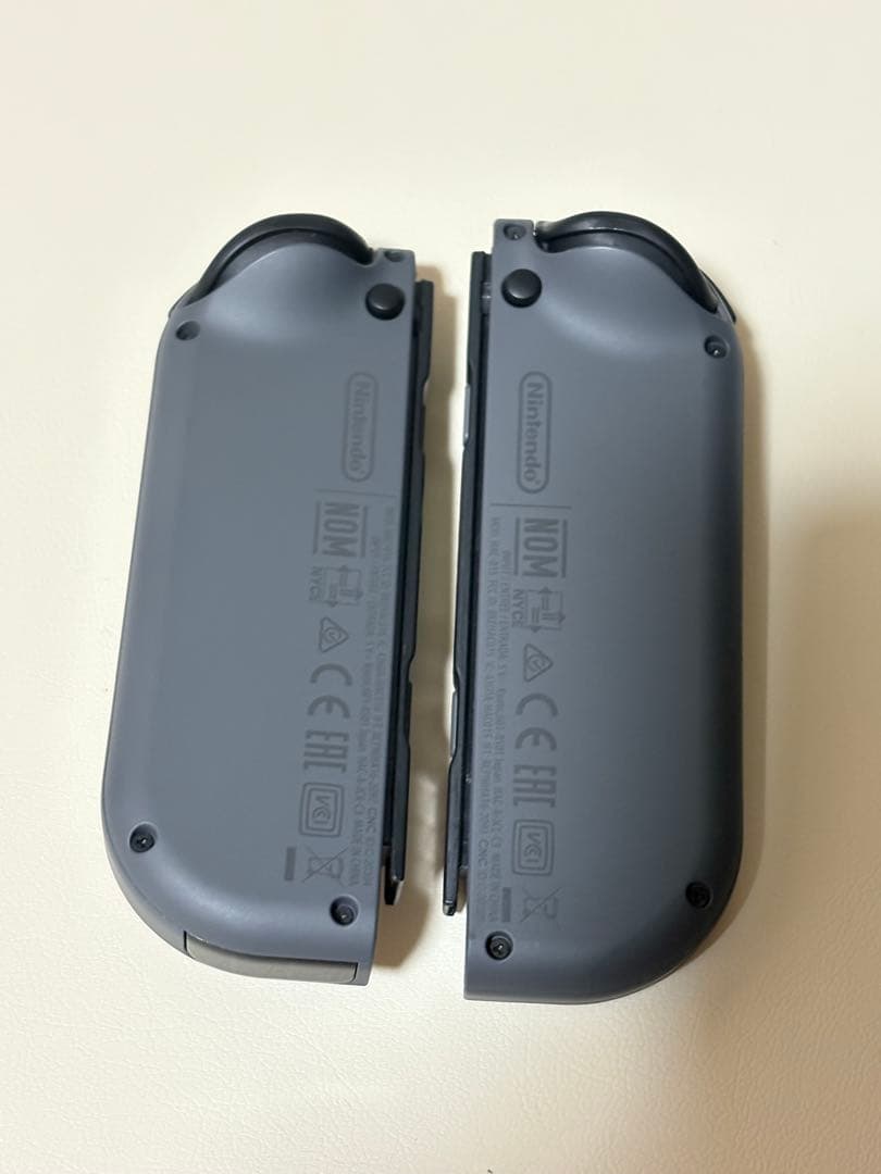 t*a様 Nintendo Switch本体 グレー　ニンテンドースイッチバッテ