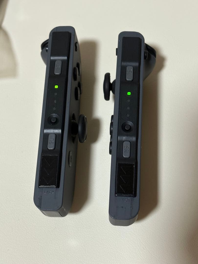 t*a様 Nintendo Switch本体 グレー　ニンテンドースイッチバッテ