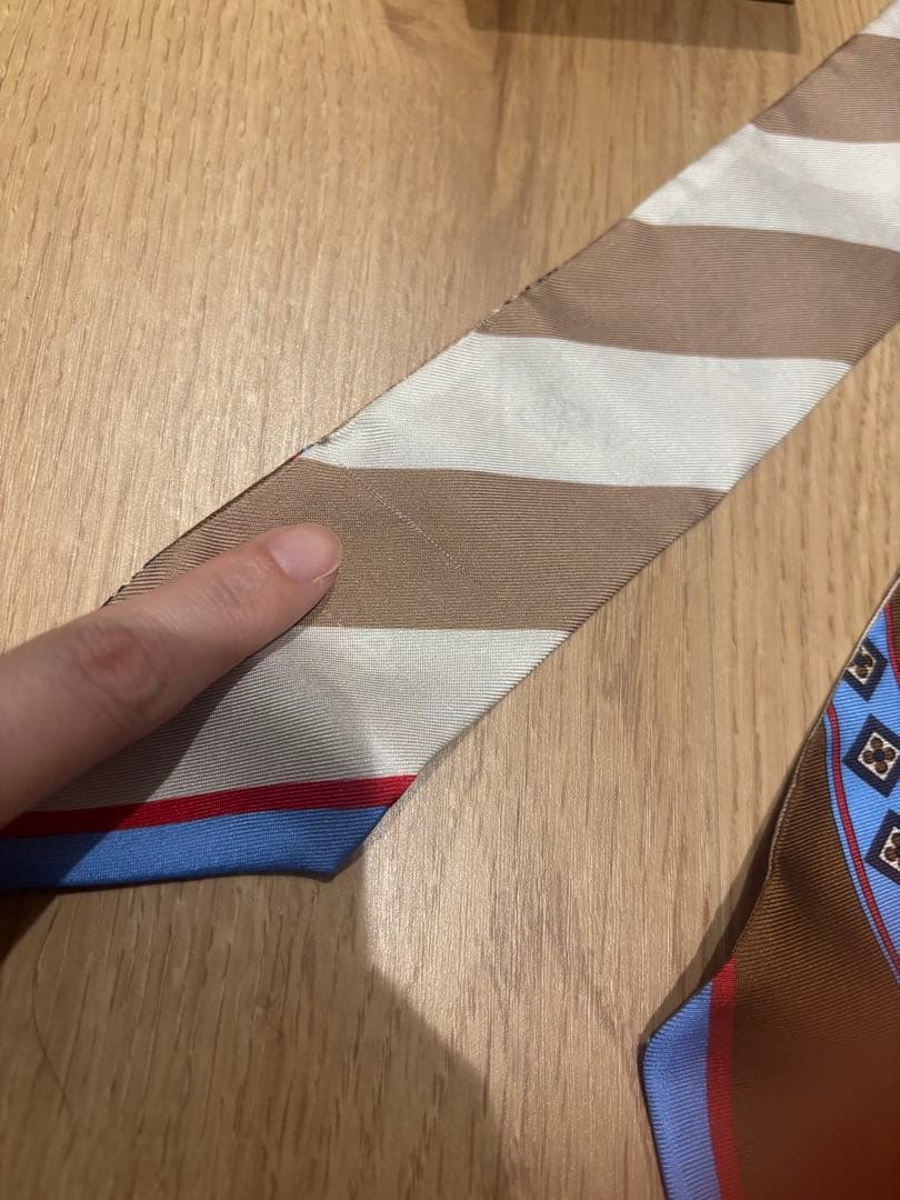 お値下げFENDI フェンディ シルクスカーフ　ラッピー　ツイリー