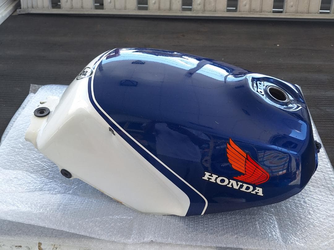 ホンダ VF750F タンク 青/白