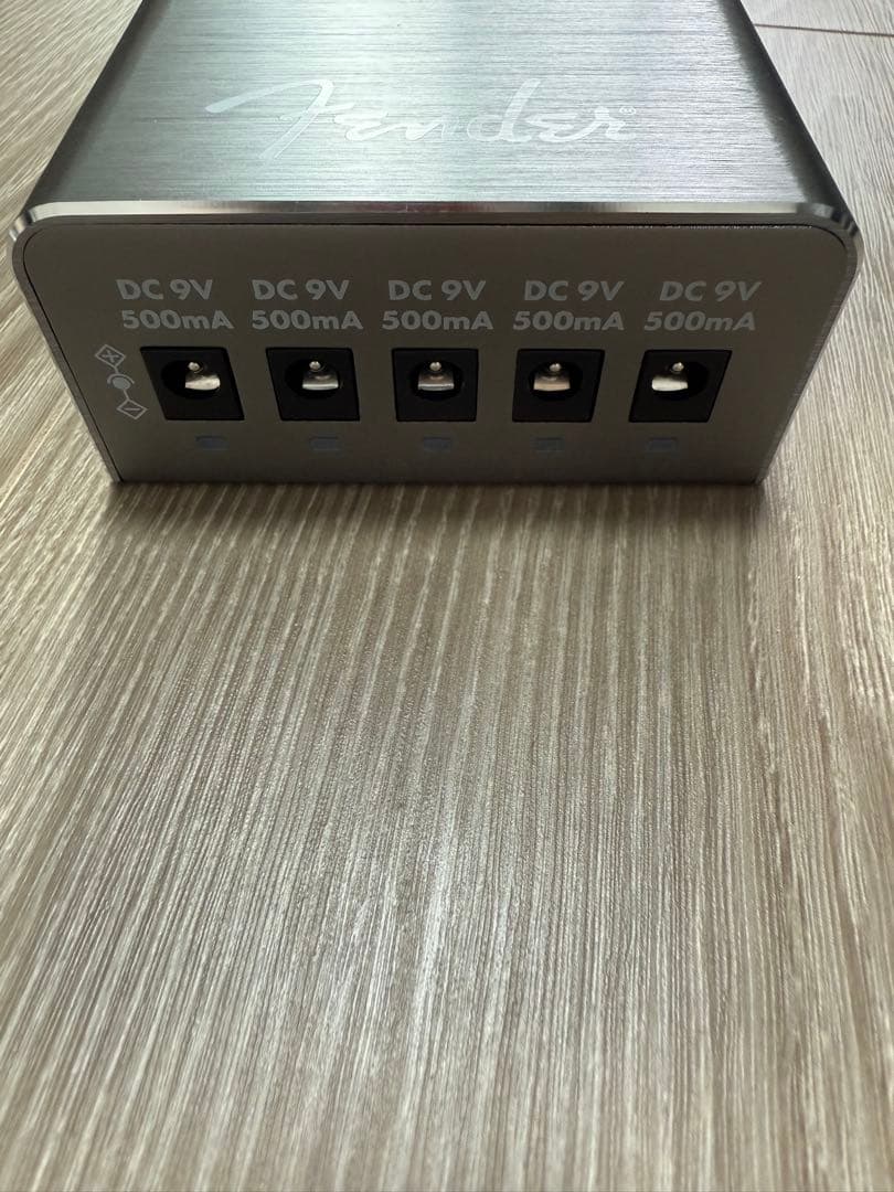 【美品】fender ENGINE ROOM LVL5 パワーサプライ