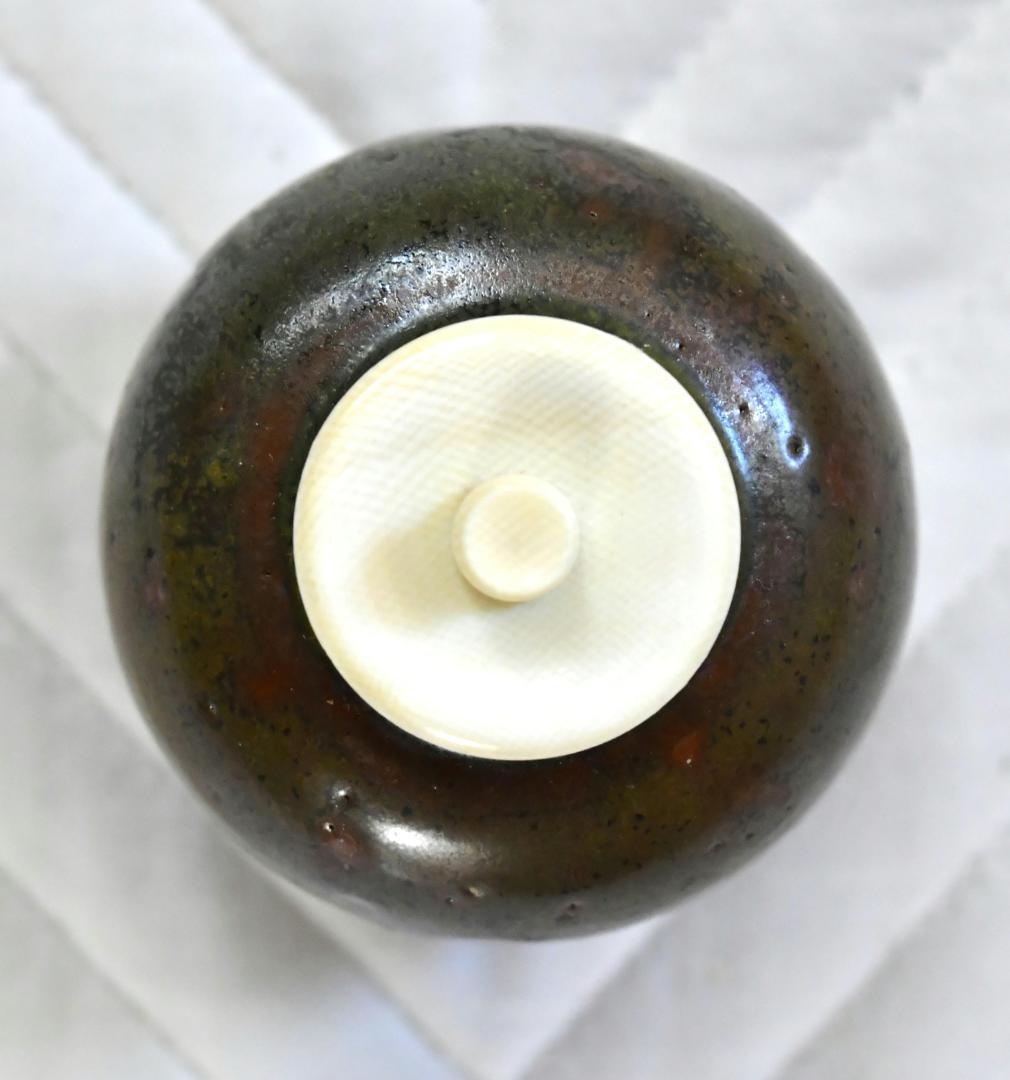 桶谷定一作　京焼　茄子茶入　宗薫純子　共箱付　渋く深く満ち足りた風合い　美品