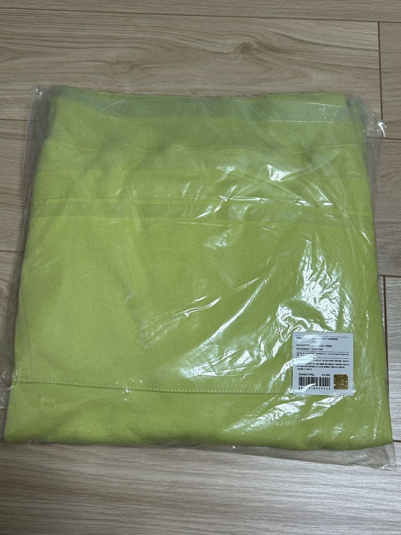 D.O. ギョンス　EXO フーディー　パーカー　トレカ付き　レア　未使用品