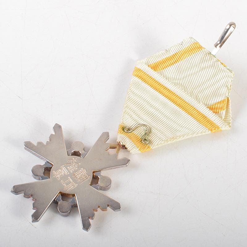 勲章　記章　徽章　勲五等瑞宝章　ケース付　N　6526