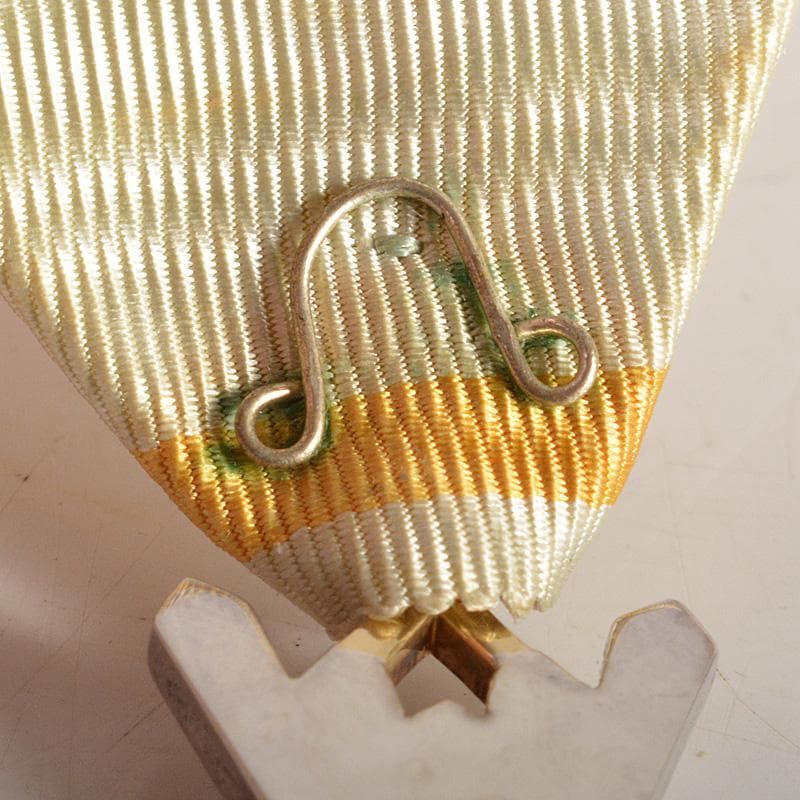 勲章　記章　徽章　勲五等瑞宝章　ケース付　N　6526