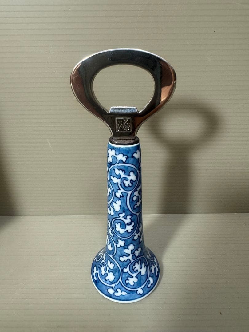 2184 源右衛門 染付唐草絵　栓抜き  未使用