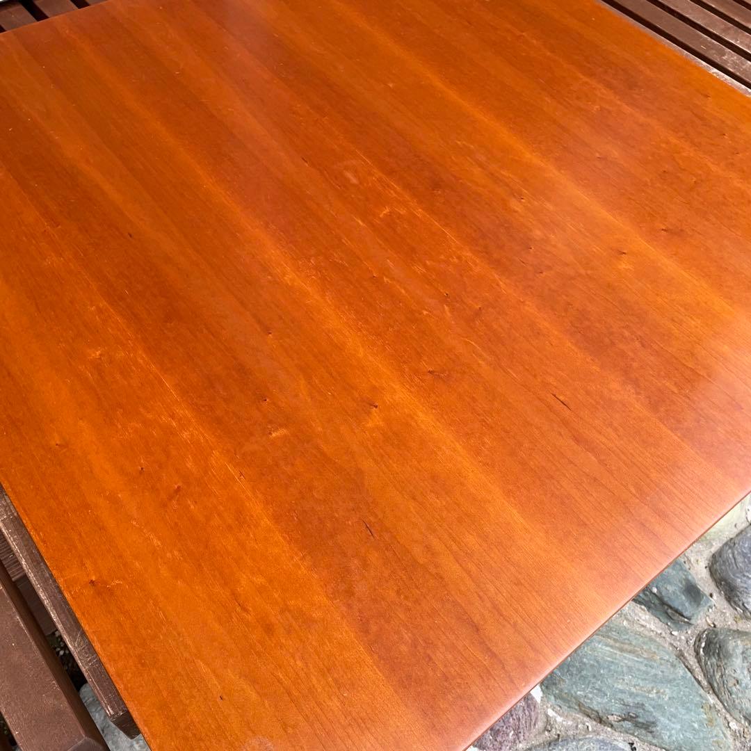 フレデリシア　ナナディツエル　トリニダード・トバゴテーブル小　ウェグナー 北欧