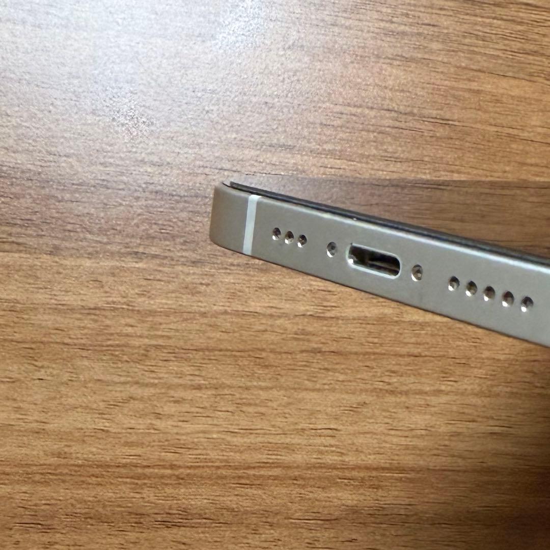 Apple iPhone13 スターライト 本体　中古品　128GB