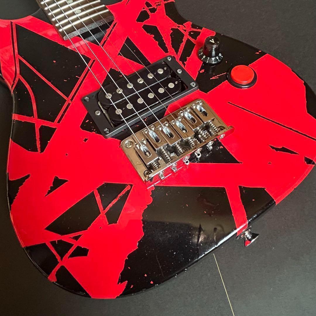VHⅡ　Black ＆Red 風のミニ・ギター。 １６日までの底値！